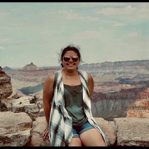 Meet your Posher, Hannah